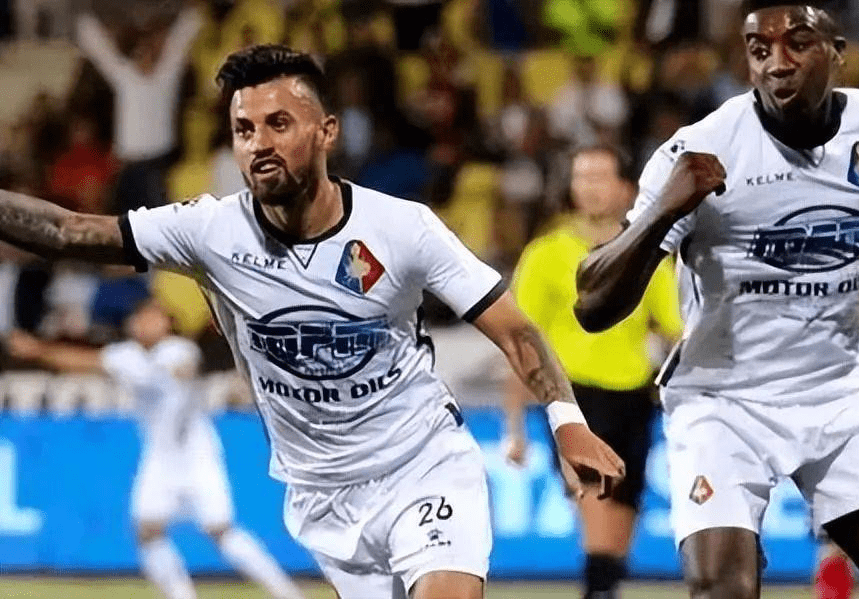 发展呈现出 发展呈现出