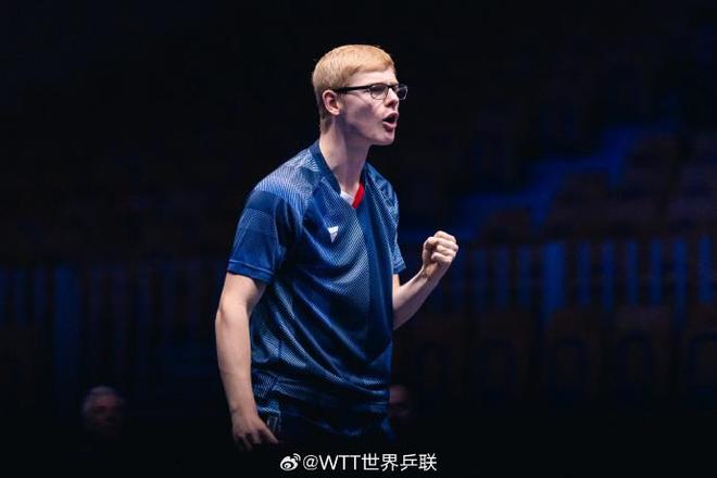 中场控球与 中场控球与