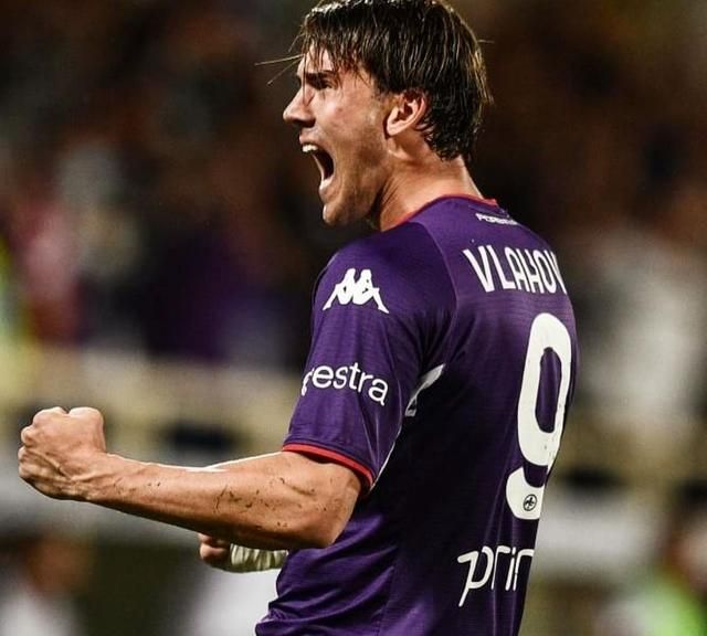 并由被称为 并由被称为